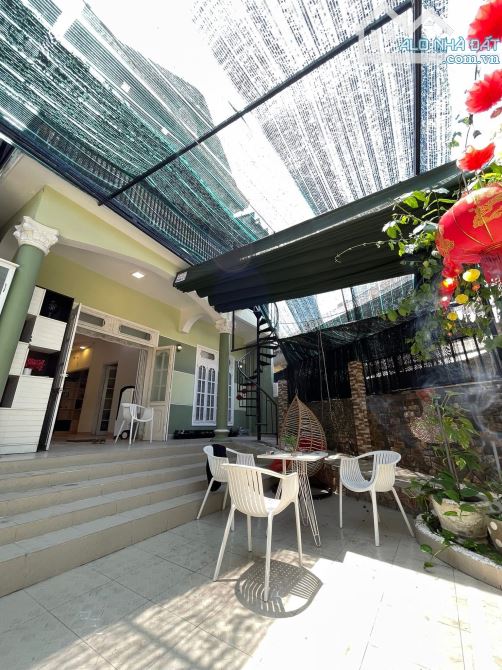 Bán biệt thự sân vườn kiệt Núi Thành gần Duy Tân. Dt 172m2 kiệt thông cách đường 30m đẹp - 2