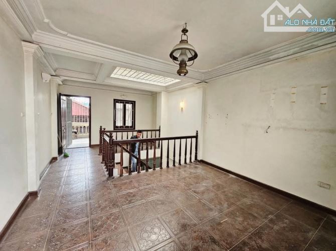 Nhà đẹp Nguyễn Chí Thanh - Đống Đa. Dt 45m, 5 tầng, mặt tiền 4.2m. Giá 15.68 tỷ (còn TL) - 2