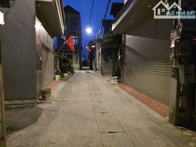 BÁN ĐẤT- HẠT RẺ- TẶNG NHÀ 2 TẦNG- GARA ÔTÔ- NGHĨA LẠI - UY NỖ ĐÔNG ANH - 2