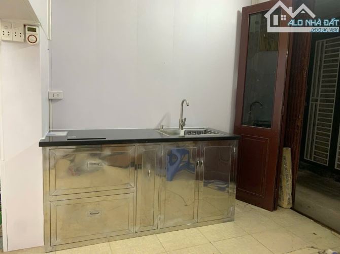 Cho thuê nhà Trần Khát Chân 3 tầng, 30m2, 2 ngủ, 7 Triệu, đóng 1 cọc 1 ở gđ, nhóm - 2