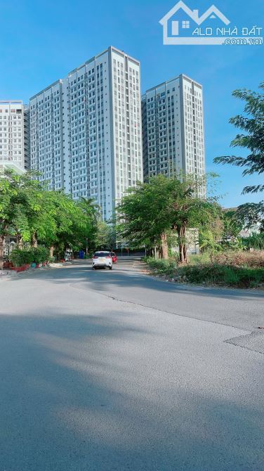 Cần bán lô đất Biệt Thự nền Q - 200m2 căn góc đường 12m KDC 13E Intresco giá 39Tr/m2 - 2