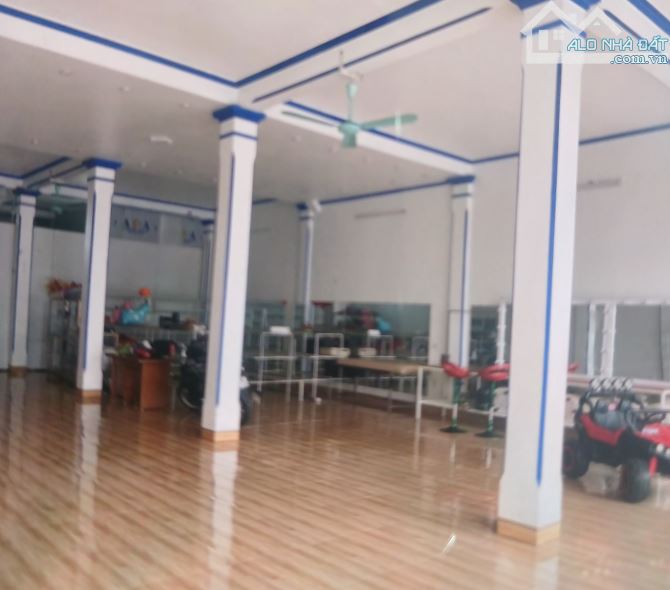 Bán nhà 2 tầng,huyện Đông Hưng, diện tích 265m2, mt 9,2m - 2