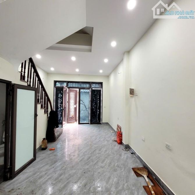 Nhà đẹp Bát Khối - 50m2 - 4 tầng dân xây - hơn 5 tỷ - ngõ siêu nông - 2