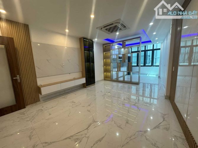 💥Dân xây 6 tầng thang máy X 50m2 phố Trạm - 9.6 tỉ - full nội thất💥 - 2