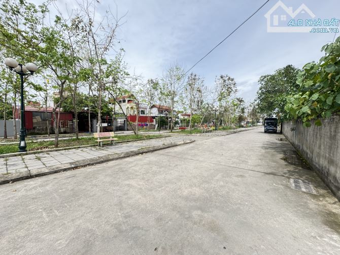 GẦN CÔNG VIÊN CÂY XANH - ĐƯỜNG THÔNG OTO VÀO ĐẤT - CÁCH ĐƯỜNG LÊ HỮU TỰU 30M - 2