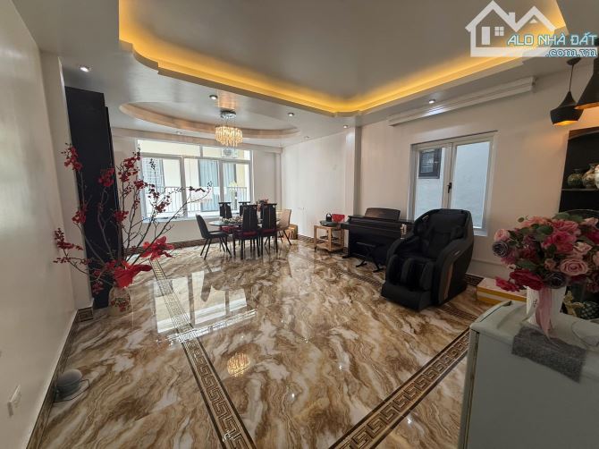 VIP ! Cực đẹp Đường Bưởi 73m2, NT sang chảnh, dân xây ở sướng, PLQĐ an ninh, MT quyền lực - 2