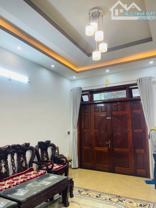 SỞ HỮU NHÀ 3 TẦNG KIỆT Ô TÔ TRƯỜNG CHINH - NGAY TRUNG TÂM THÀNH PHỐ VỚI GIÁ 5,X TỶ - Diện - 2