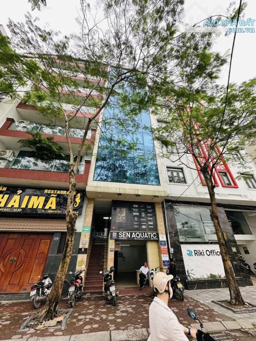 Bán nhà MP Nguyễn Đình Hoàn, Cầu Giấy, ô tô tránh, kinh doanh, 2 vỉa hè rộng, 67m*MT 5.6m - 2
