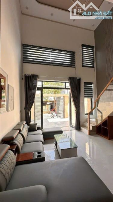 BÁN NHÀ 100M2 SHR THỔ CƯ GẦN CHỢ QUANG THẮNG, TRẢNG DÀI, BIÊN HÒA. GIÁ: 2 TỶ 950 - 2