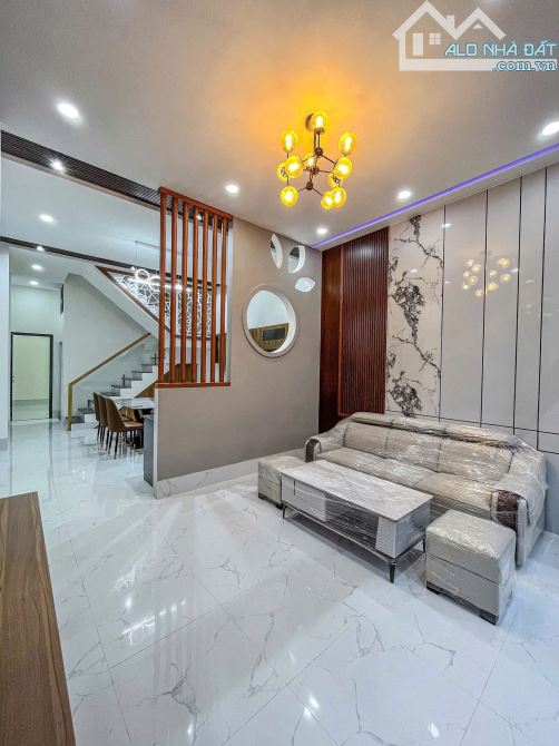 Nhà 2 Lầu Sổ Riêng 5x25m Ngay Cuối Đường Đồng Khởi Cách TT Biên Hoà 5p - 2