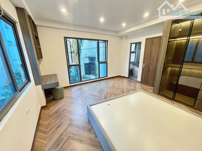 bán nhà HOA LÂM - VIỆT HƯNG - 45m MT 5m 6tầng lô góc ô tô thông -  chỉ hơn 8tỷ ạ. - 2