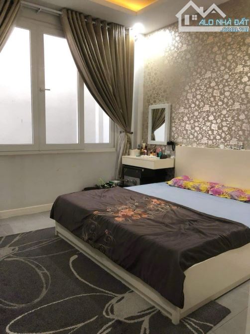 Bán Nhà Đẹp 5 Tầng Thang Máy DT 4 X22m .Mặt Tiền Lạc Long Quân - Âu Cơ - 2