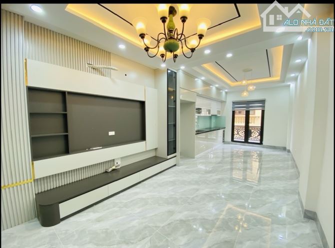 HOA HẬU PHỐ ĐỨC GIANG,XÂY MỚI,37M,6 TẦNG,THÁNG MÁY,NỘI THẤT NHẬP KHẨU,GIÁ 8,5TỶ,Ô TÔ THÔNG - 2