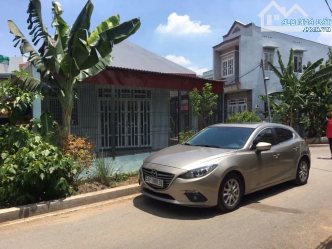 Bán nhà mặt tiền Đường 40, Linh Đông, Thủ Đức, dt:106m2, 4PN, 4WC, giá 7,6 tỷ thương lượng - 2