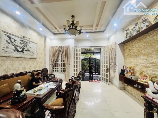 BIỆT THỰ VIP KHIỂU NĂNG TĨNH - KHU TÊN LỬA – 2 MẶT TIỀN TRƯỚC SAU – Ô TÔ THÔNG – 250M² – N - 2