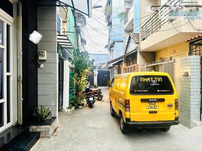 Giảm "500tr"! Bán gấp nhà 2 tầng 52m2 - Hẻm xe hơi ngay Chợ Bà Chiểu giáp Q.1 - 2