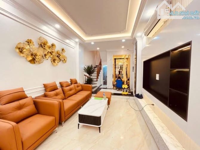 BÁN NHÀ MỚI, THANG MÁY, DÂN TRÍ CAO, Ô TÔ ĐỖ CỬA,  HÀNG XÓM PARK CITY LÊ TRỌNG TẤN: 55m2, - 2
