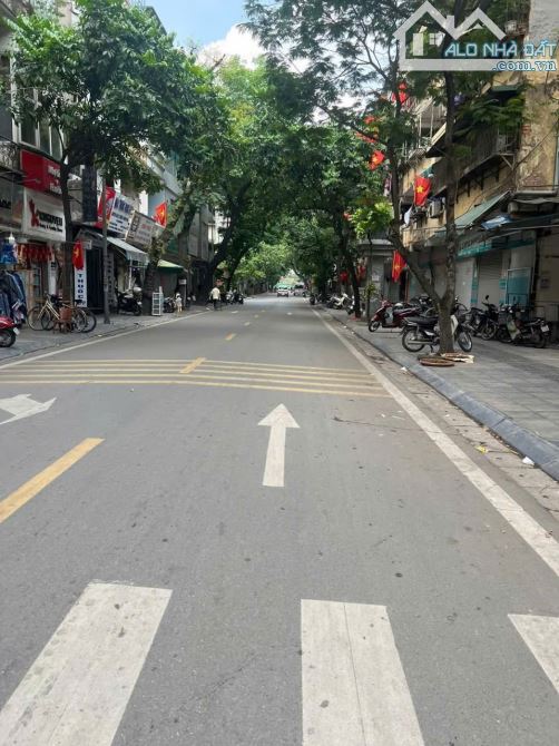 CHÍNH CHỦ BÁN NHÀ PHỐ LÊ QUÝ ĐÔN- NHÀ ĐẸP -FULL NỘI THẤT XỊN- THANG MÁY- Ô TÔ ĐỖ CỬA - 2