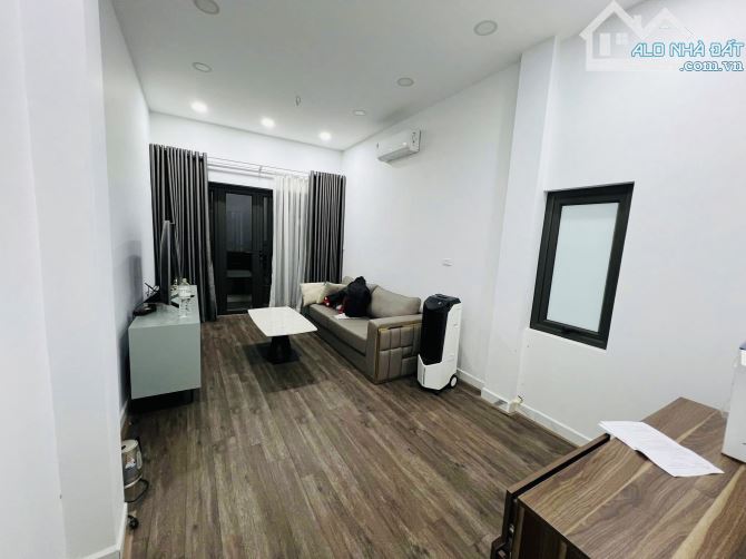 HOÀNG HOA THÁM - 3 BƯỚC RA HỒ - DÂN XÂY - GẦN ĐƯỜNG Ô TÔ - 36M - GIÁ TỐT - 2