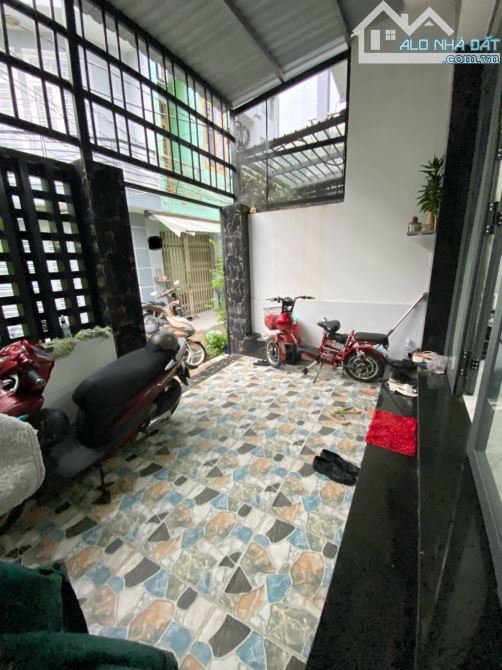 Bán nhà đẹp 3 tầng vào ở ngay.Huỳnh Tấn Phát,Quận 7.Giá 5.9 tỷ. - 2