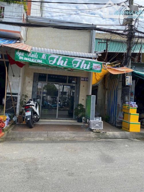 NHÀ MẶT TIỀN NGAY CHỢ HUỲNH THÚC KHÁNG - THÍCH HỢP KINH DOANH - 2