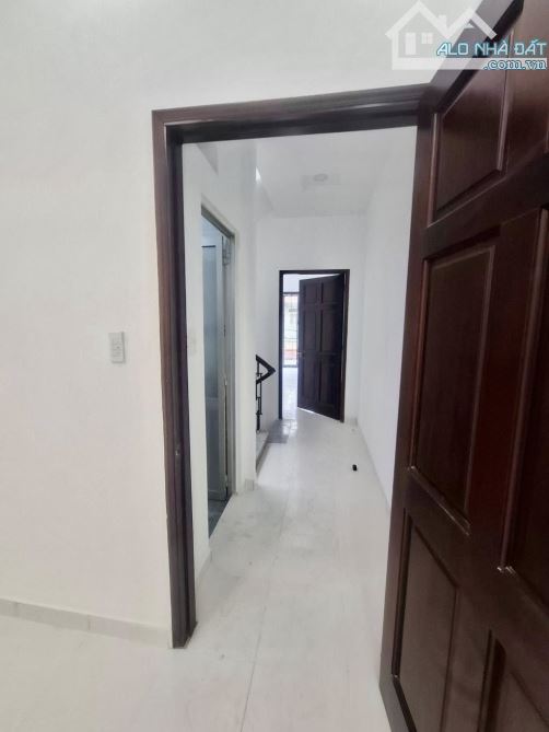 🔥SIÊU PHẨM GẦN CHỢ – MẶT TIỀN LẠC LONG QUÂN – 66M² – 1 TRỆT 1 LỬNG 3 LẦU - 2