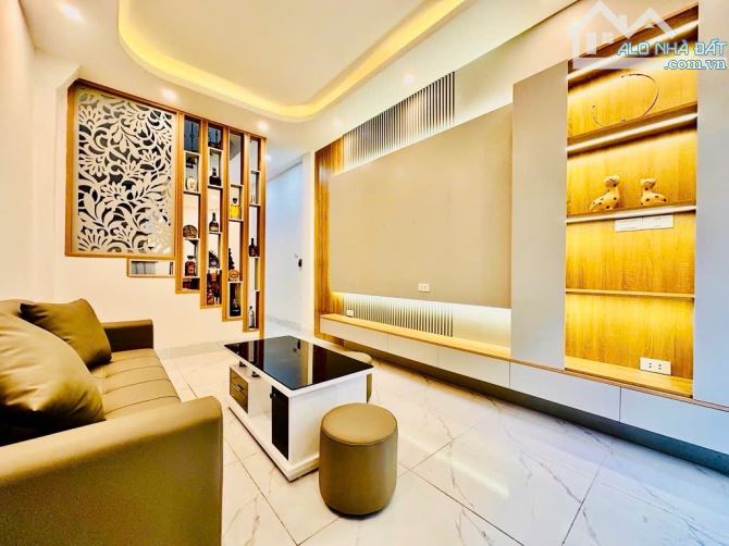 BÁN NHÀ GỐC ĐỀ – HAI BÀ TRƯNG – 32M – 6,18 TỶ - Vị trí đẹp – Ngõ thông – Ở ngay - Nội thất - 2