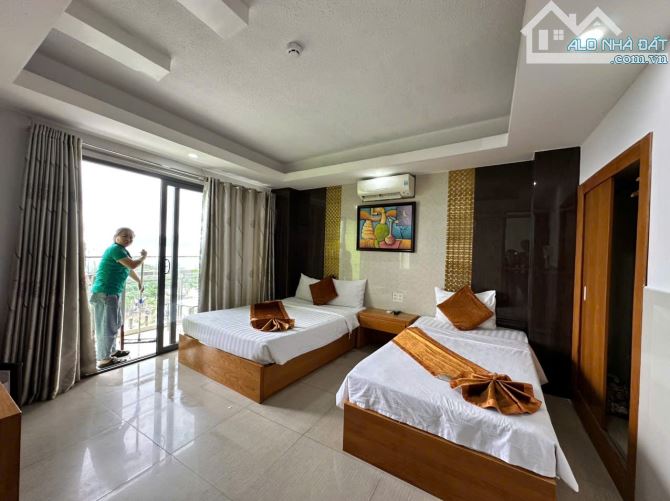 Nhân - 2 căn nhà vị trí đắc địa tp biển đường Lê Thánh Tôn bán 80 tỷ - 2