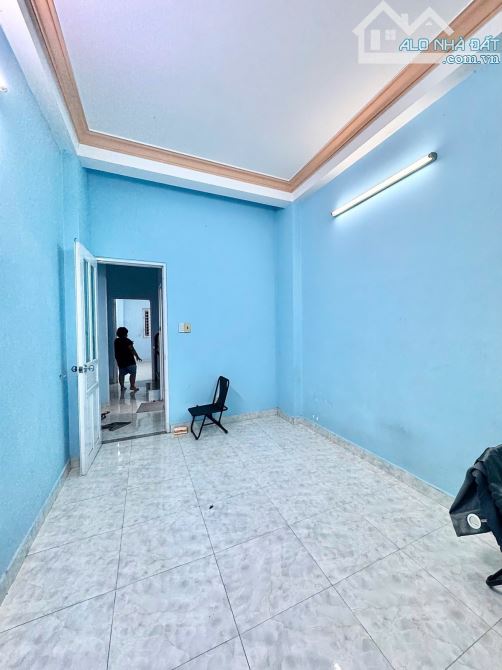 Chỉ 8 tỷ TL. Nhà 4 tầng. Gần 50m2. 4Pn. Sân thượng. Hẻm thông Tô Hiến Thành. Q10. - 2