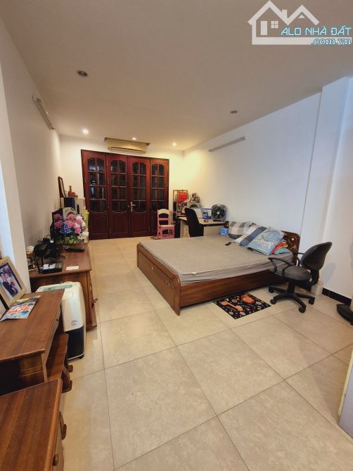 LÃNG YÊN HAI BÀ TRƯNG KHU PHÂN LÔ DÂN TRÍ Ô TÔ TRÁNH NHAU GARA 2 OTO 68M2 3 TẦNG 14,5 TỶ - 2