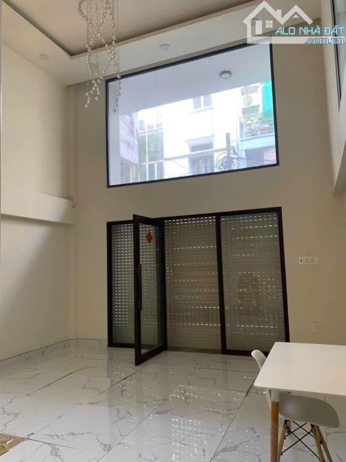 Villa phố đường Huỳnh Văn Bánh. Dt: 9x21m. 187m2, Nhà đẹp. chỉ 31,5 tỷ - 2