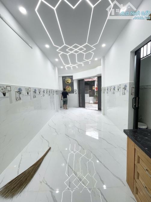 CHÍNH CHỦ CẦN BÁN GẤP NHÀ LÔ GÓC 2 MT Ở BÌNH TRỊ ĐÔNG 40m(4x10)4TẦNG 3PN 4WC GIÁ 5 TỶ X - 2