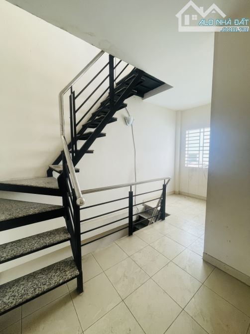 Lê Hồng Phong. Q10. Hẻm xe hơi 5m thông.  40m2. 4 tầng. 4Pn. Chỉ 7,x tỷ. - 2