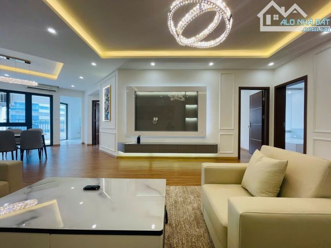 Cho thuê chung cư 17T5 Trung Hòa Nhân Chính, 3 ngủ 151m2 full đồ 16 triệu - 2