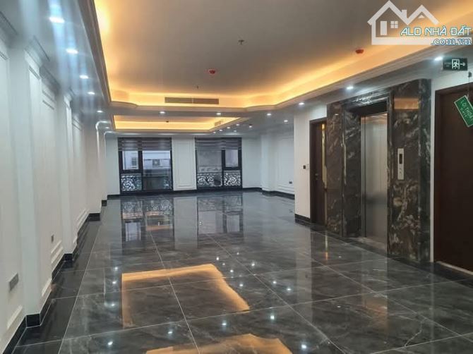 43.8 tỷ - 27 Đại Cồ Việt - Tòa nhà 90m, 9 tầng thang máy, 7m MT. - 2