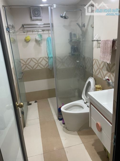 Bán nhà Việt Hưng Lô Góc MT8m DT65m - view Hồ - Đường rộng ô tô tránh nhau. - 2
