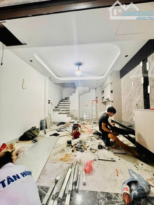 NHÀ ĐẸP TRẦN DUY HƯNG -  NGÕ RỘNG DT 30m2 5 tầng mặt tiền 5.7m Giá 8.6 tỷ - 2