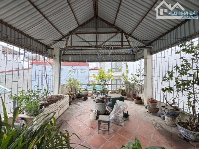 Bán nhà đất tặng nhà 4T Hồng Tiến. 68m x 4m, nở hậu, lô góc, ngõ thông giá 12 tỷ có tl. - 2