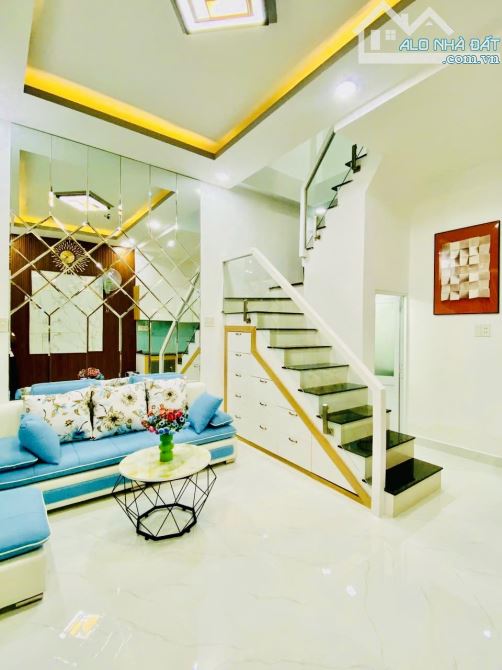 Bán nhà gần công viên Làng Hoa Gò Vấp – 2 lầu ST – hẻm xe hơi – chỉ 3 tỷ ++ - 2