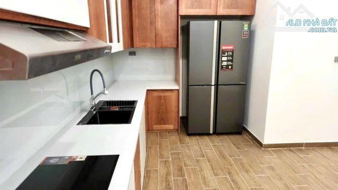 Mặt ngõ Nguyễn Văn Huyên, ô tô tránh, kinh doanh, sát phố, nhà đẹp, 2 thoáng, 70m*5T - 2