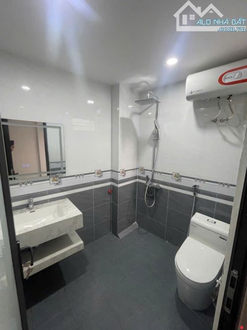 BÁN NHÀ PHỐ ĐỨC GIANG - 5 TỶ - 37M2 - CÁCH MẶT PHỐ 10M, NHÀ MỚI HIỆN ĐẠI - 2