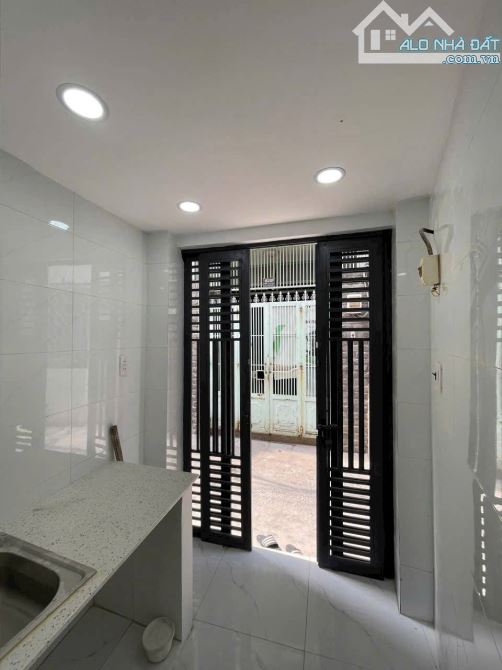 NGỘP NGÂN HÀNG BÁN GẤP TRONG THÁNG – MẶT TIỀN VÕ DUY NINH – 69.6M² – 2 TẦNG - 2