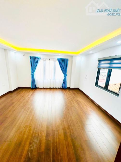 Bán nhà đẹp tại Hồ Tùng Mậu Cầu Giấy - mặt ngõ kinh doanh - 100m ra phố - Ở ngay - 2