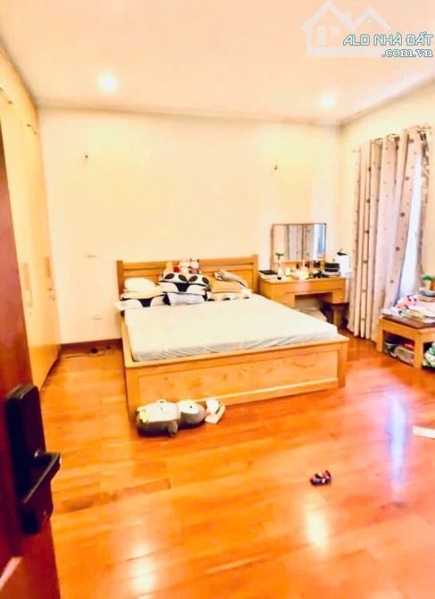 Bán gấp nhà PHỐ Huỳnh Thúc Kháng, Ba Đình, 60m2, vỉa hè 3m, KD, 22.5 tỷ - 2
