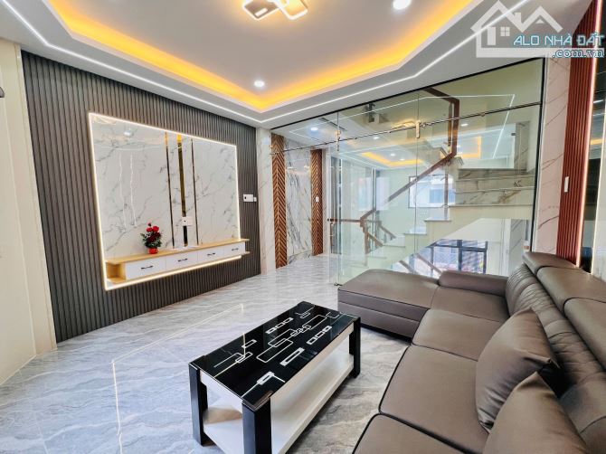 CẦN BÁN NHÀ MẶT TIỀN NGUYỄN TRI PHƯƠNG - QUẬN 10 - 49m², 3 TẦNG - 16.7 TỶ - 2