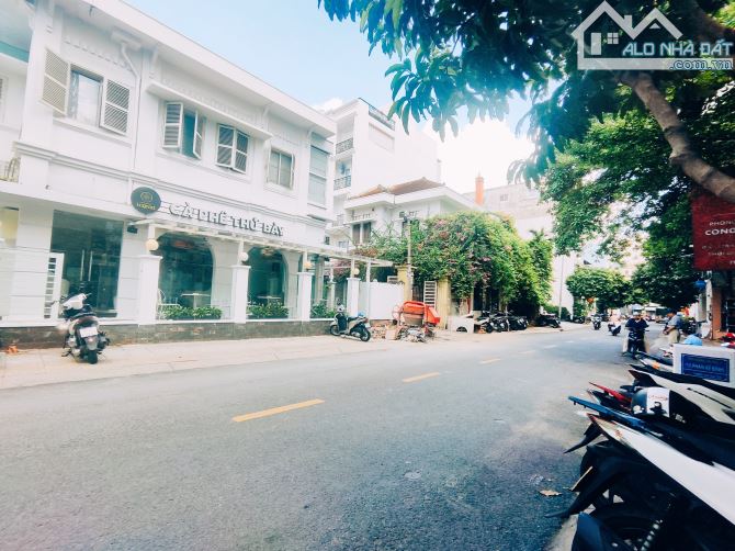 TIN CỰC HIẾM - BIỆT THỰ MẶT TIỀN 79A PHAN KẾ BÍNH, QUẬN 1 - NGANG 15M - NHÀ ĐẸP, GIÁ TỐT - 2