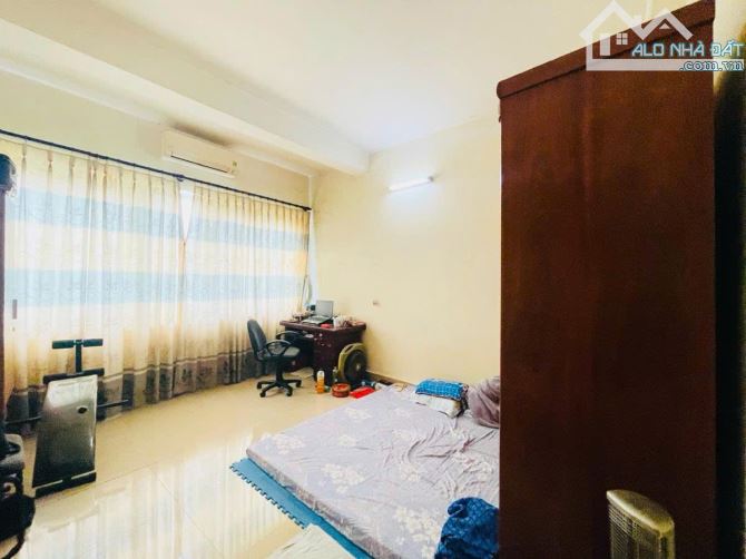 SỐC!! Bán nhà mặt phố,nở hậu, KD đỉnh  6T x50m2 chỉ 12x tỷ  Đg Láng , Đống Đa HN - 2