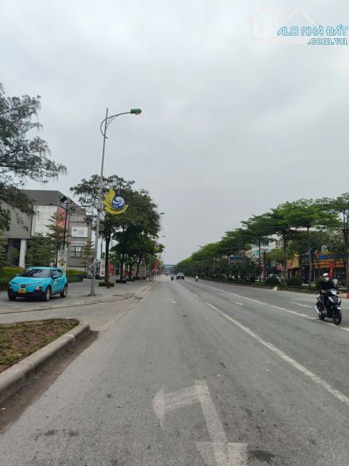 GIảm 3,5 tỷ bán nhà mặt phố Vành Đai 3.5, TT20 Văn Phú 100 m2, 5 tầng đường 40m - 2