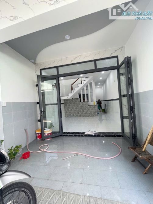 Bán nhà góc 2 mặt tiền 1 trệt 1 lầu sổ riêng thổ cư p. Quang Vinh - 2