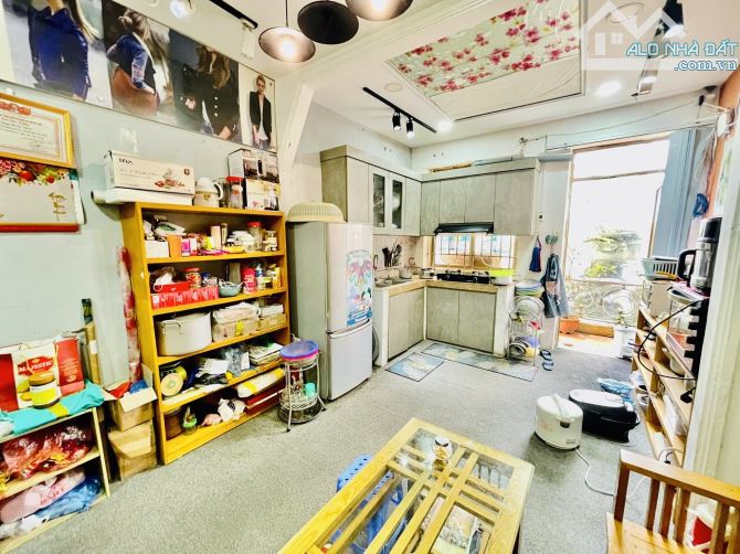 Bán nhà mặt phố Văn Cao, Ba Đình. 47m2 x 5T, MT 4m, vỉa hè oto. KD. 36,3 tỷ. - 2